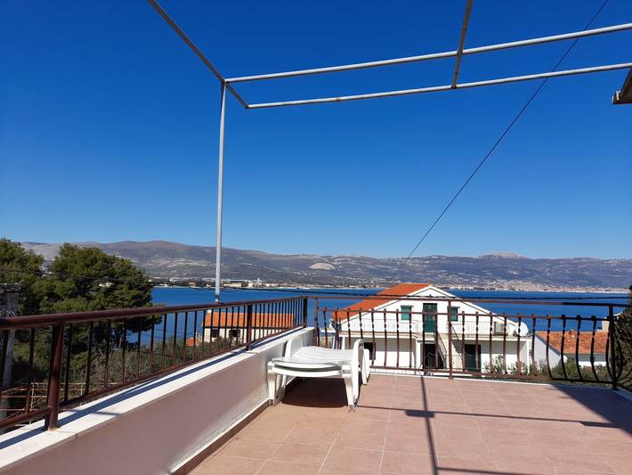 Iznajmljivanje smještaja za odmor za 7 osoba, s pogled na ocean i balkon, s kućnim ljubimcima u Arbanija (Dalmacija)