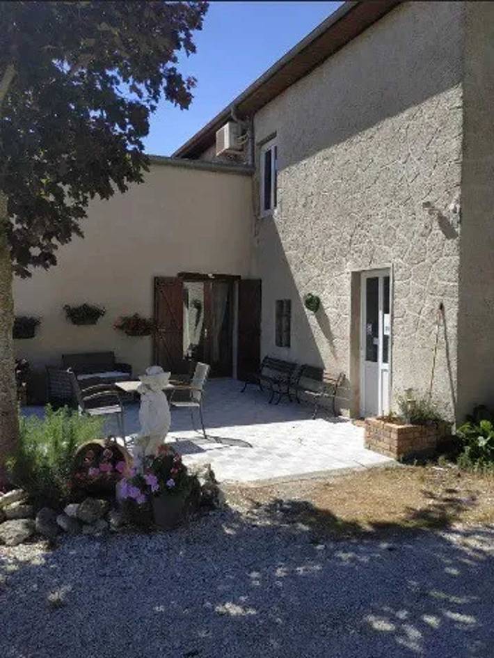 Gîte pour 9 personnes, avec jardin et terrasse à Margerie-Hancourt