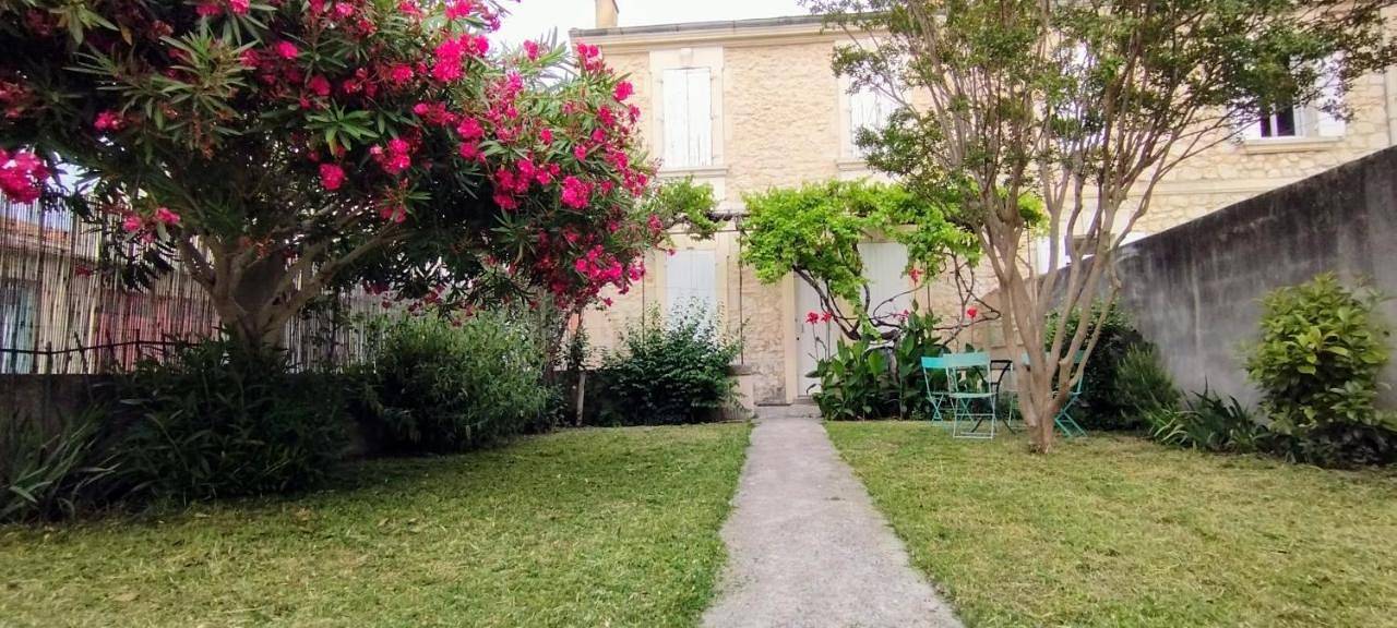 Villa Jardin fleuri in Avignon, Vaucluse