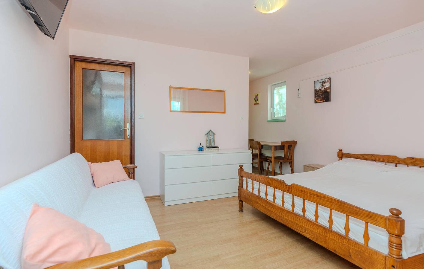 Ganze Ferienwohnung, Ferienwohnung für 2 Personen mit Terrasse in Zukve, Zadar
