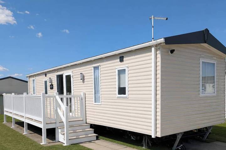 Holiday home for 8 people, with Garden and Pool in Camber Sands