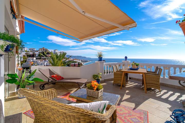 Apartment for 4 people, with terrace and ocean view in Nerja