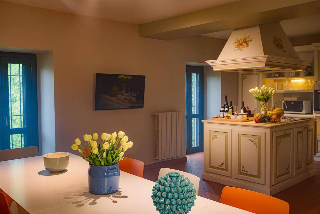 Villa Diana in Padenghe sul Garda, Prealpi Gardesane