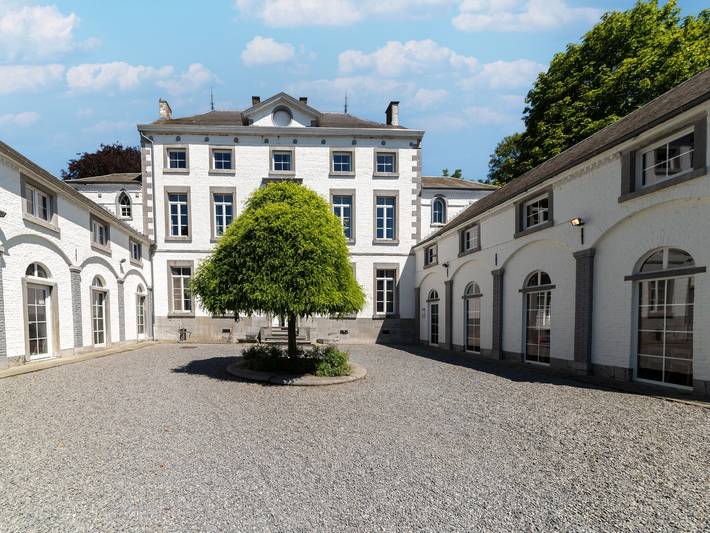 Villa für 60 Personen, mit Garten und Pool sowie Sauna in Belgien