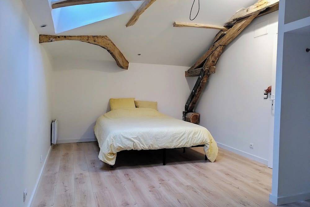 Charming newly-converted 2-bedroom cottage in the heart of south-west France in Monflanquin, Región de Villeneuve-sur-Lot