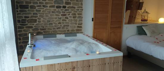 Gîte pour 2 personnes, avec jacuzzi à Isigny-le-Buat