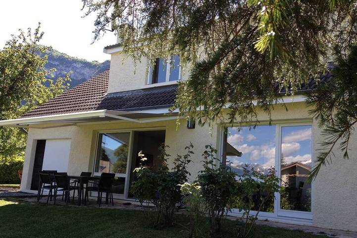 Location de vacances pour 8 personnes, avec Terrasse et Jardin à Claix