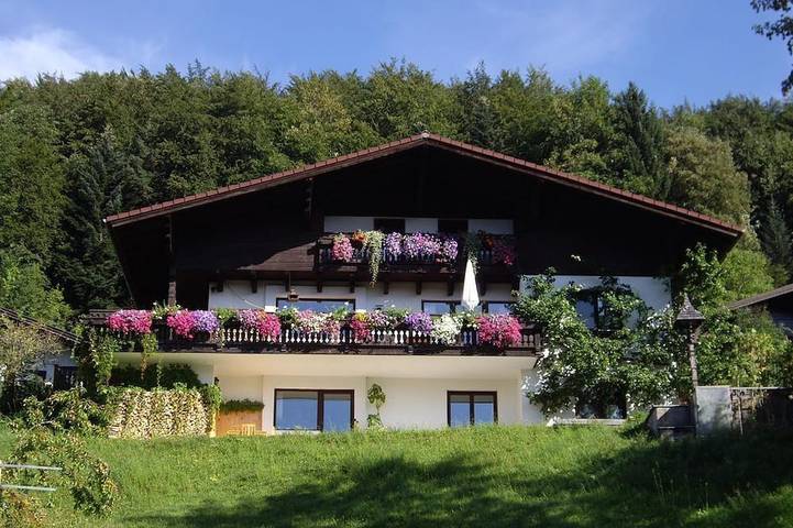 Ferienwohnung für 5 Personen, mit Terrasse und Garten, mit Haustier