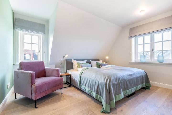 Exklusives, Luxus-Hausteil mit ca. 147 m² und 4 Zimmern, für bis zu 6 Personen in Nordfriesische Inseln (Schleswig-Holstein) (Schleswig-Holstein), Wenningstedt