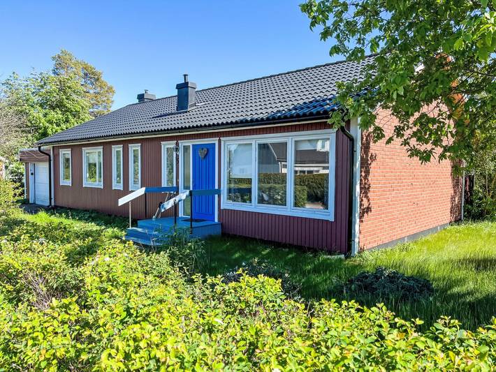 Hus för 6 Personer, med Terass samt Trädgård och Bastu i Vimmerby