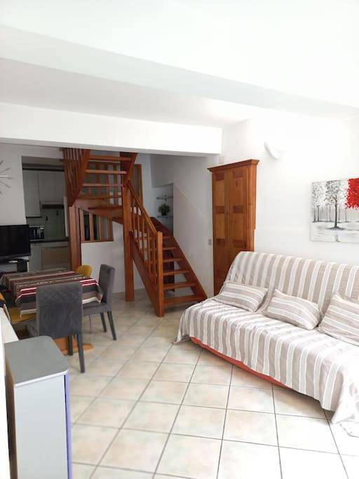 Ferienhaus für 4 Personen, mit Ausblick und Terrasse, mit Haustier in Bédoin - 2