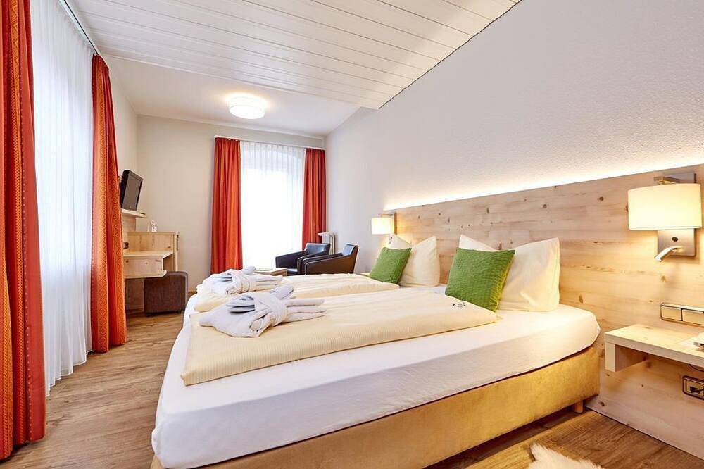 Double room Superior - Carola Glas Gmbh in Oberammergau, Bavarian Alps