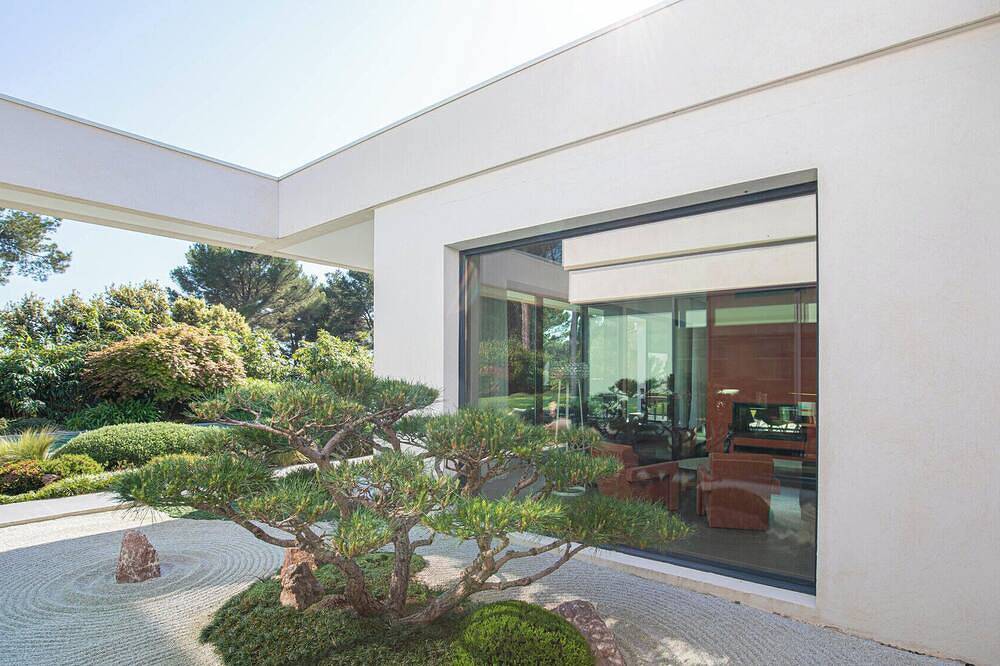 Contemporary Home Provence in Ventabren, Aix-en-Provence region