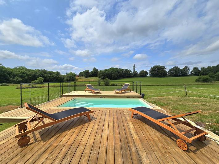 Cottage for 4 people, with garden and pool as well as terrace in Dordogne