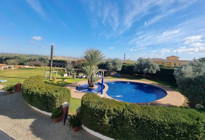 Casa de vacaciones para 16 personas, con Terraza y Jardín además de Piscina y Vistas en Alcalá de Guadaíra