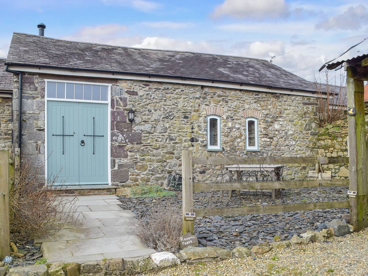 Glamping for 4 People in Pembrokeshire, South-Wales