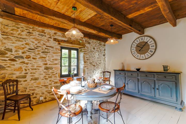 Location de vacances pour 6 personnes, avec Terrasse et Jardin à Bassignac-le-Bas