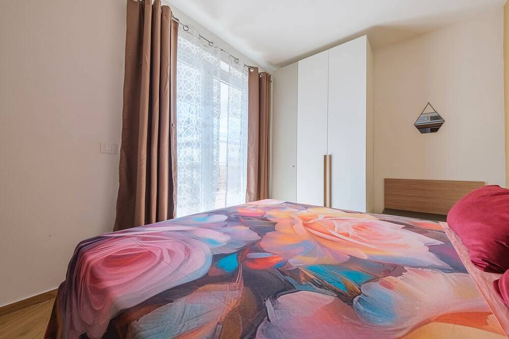 Entire apartment, Apartment 'Grace Home 2' with Sea View, Wi-Fi and Air Conditioning in Milazzo, Messina Province