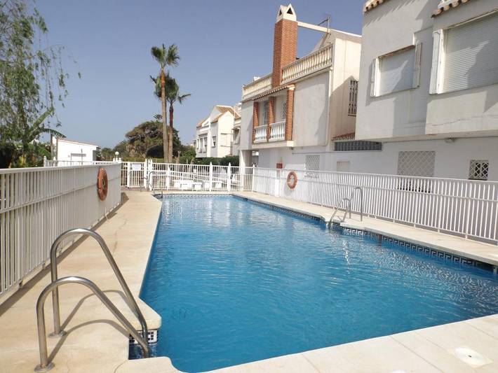 Casa de vacaciones para 5 personas, con piscina además de balcón y vistas - 1