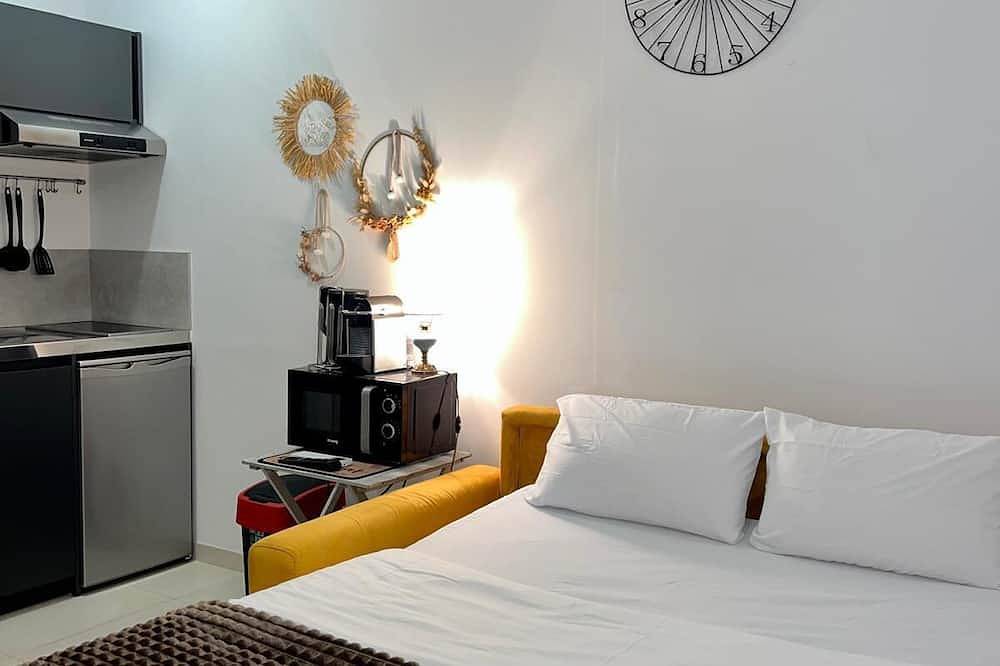 Entire apartment, Studio Neuf Avec Accès Piscine in Valergues, Côte d'Améthyste