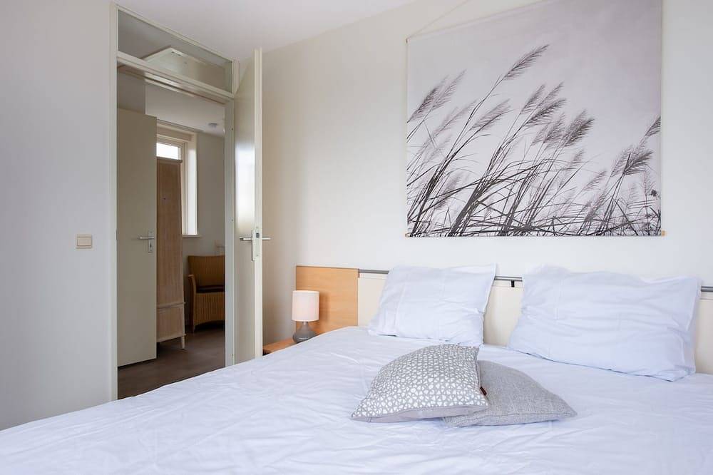 Maxime 207 - Große freistehende Ferienvilla mit weitläufiger Garten in Hoofdplaat, Zeeuwse Kust