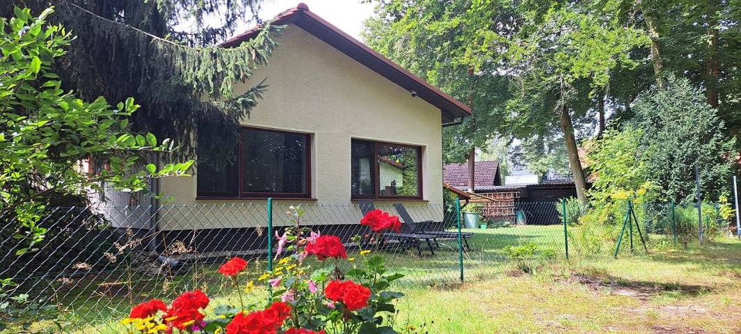 Ferienwohnung für 4 Personen, mit Terrasse und Garten sowie Seeblick und Ausblick am Storkower See