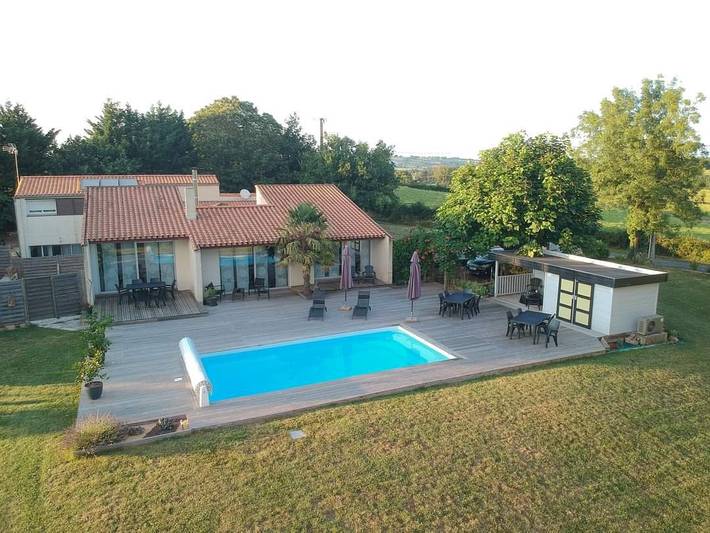 Chambre d’hôte pour 2 personnes, avec piscine et jardin