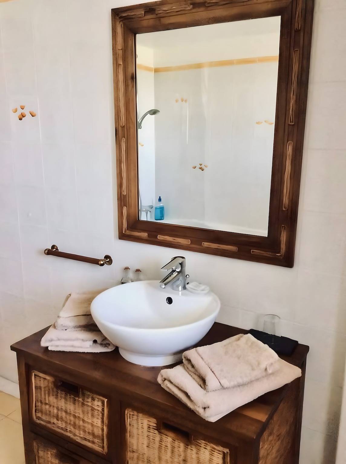 Chambre d’hôtes Héron avec jardin privé et Wi-Fi in Brucheville, Carentan les Marais