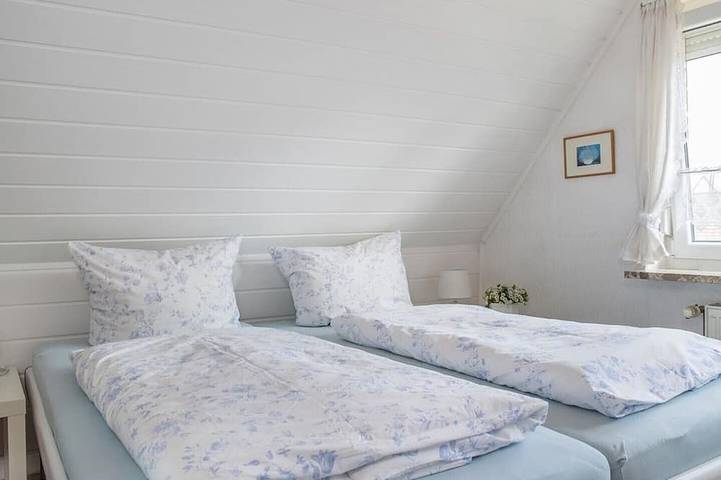 Ganze Wohnung, Ferienhaus Wilhelmine - Wohnung Möwe Og in Greetsiel, Krummhörn