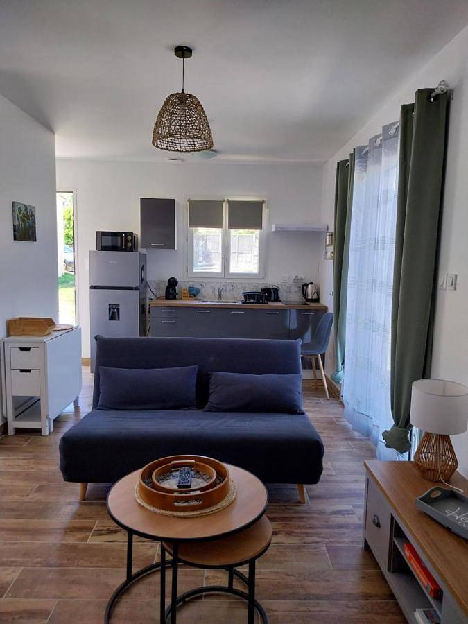 Location de vacances pour 3 personnes, avec jardin et vue à Lablachère