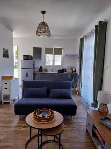 Gîte pour 2 personnes, avec jardin et vue à Lablachère