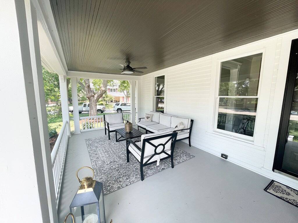 Exquisite Newly Renovated Historic Lake Country Home - Maison La Belle in Oconomowoc, Waukesha County