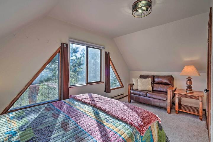 Log cabin for 6 people, with terrace and yard in Pikes Peak