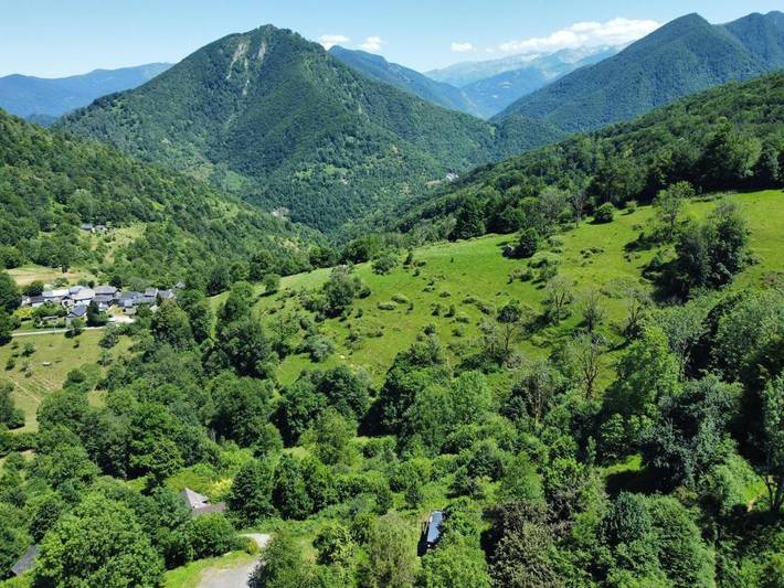 Location de vacances pour 2 personnes, avec jardin ainsi que terrasse et vue à Seix - 2