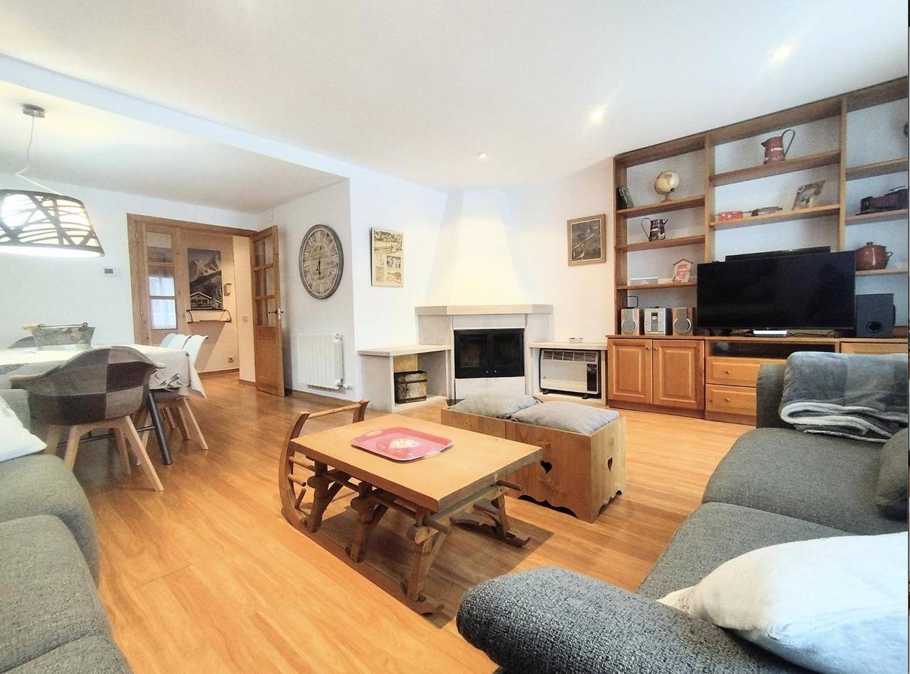 Gîte rural « Casa Arguis » avec vue sur la montagne, Wi-Fi et climatisation in Cerler, Benasque