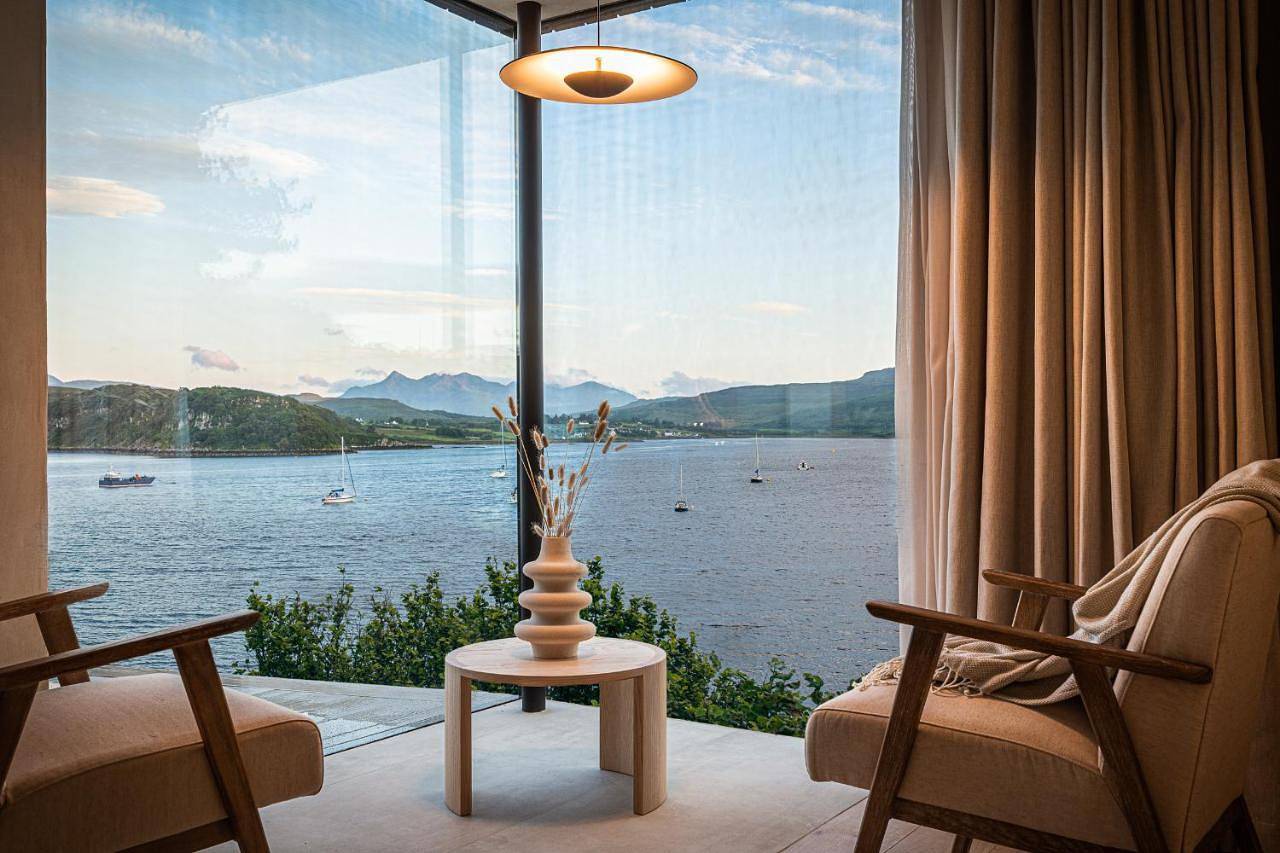Vriskaig Luxury Guest Suite with Iconic Views in Highlands