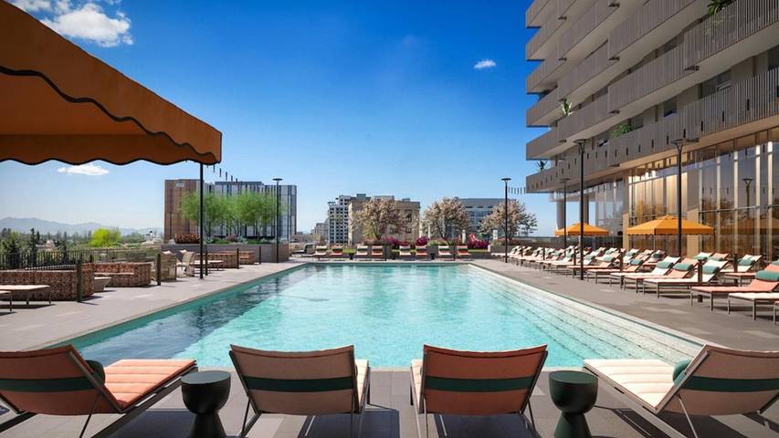 Apartamento para 4 personas, con jardín y piscina además de balcón y jacuzzi en Phoenix