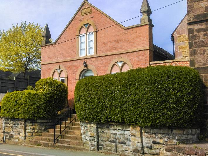 Cottage for 10 people, with Terrace and Garden in Alton Towers