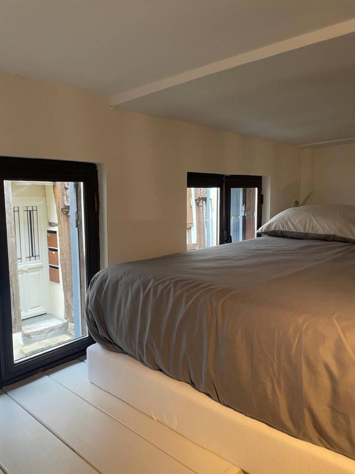 Ganze Wohnung, Charmantes Duplex-Apartment im Zentrum von Joigny mit Wlan in Joigny, Auxerre und Umgebung