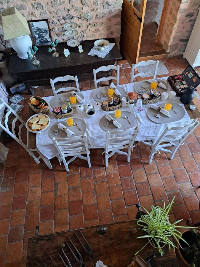 Maison d’hôte pour 3 personnes, avec balcon et vue à Ozolles - 2