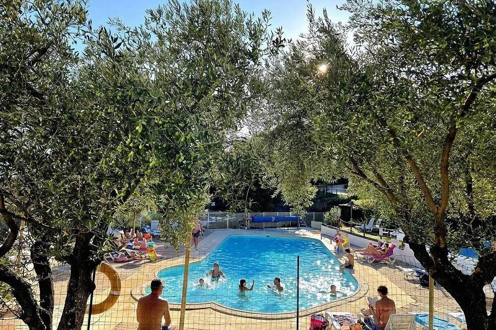 Camping 4 étoiles - Piscine  - ccbgfce in Venterol, Région de nyons