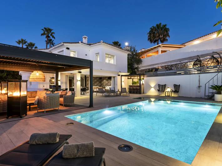 Villa pour 8 personnes, avec jacuzzi et jardin à Puerto Banús