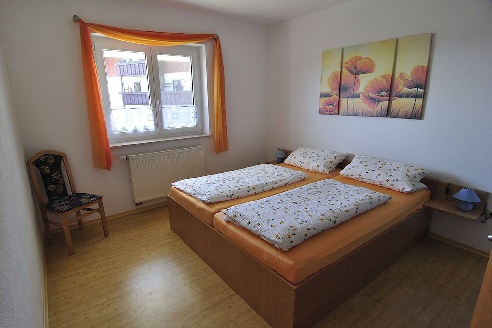 Ganze Wohnung, (1) Große idyllische Ferienwohnung in ruhiger Umgebung. in Neukirch, Region Bodensee-Oberschwaben