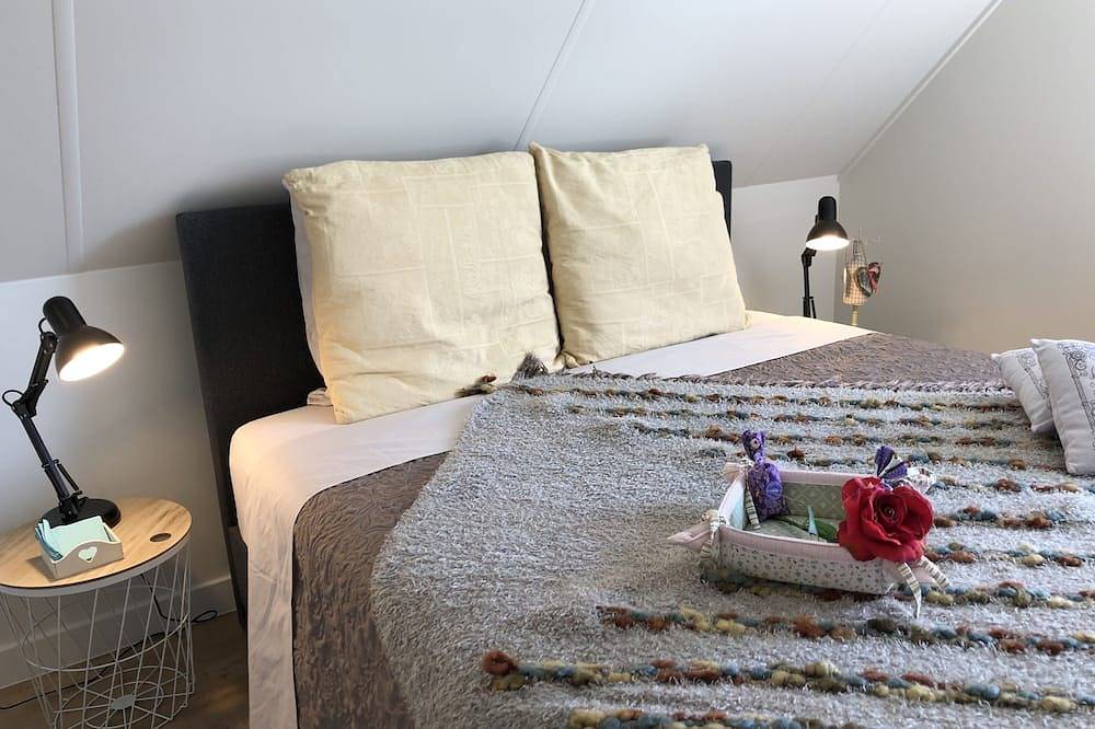 Renovated vacation home by the sea Breskens10 pers. child friendly, dog welcome. in Breskens, Zeeuwse Kust