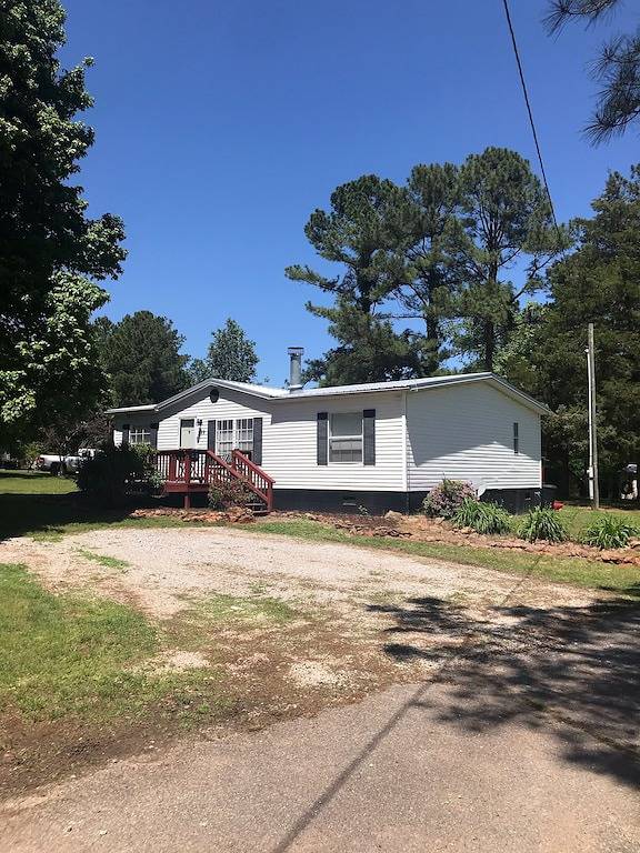 Cozy & Spacious Home minutes to Lake Gaston and 15 mins to South Hill in Lake Gaston