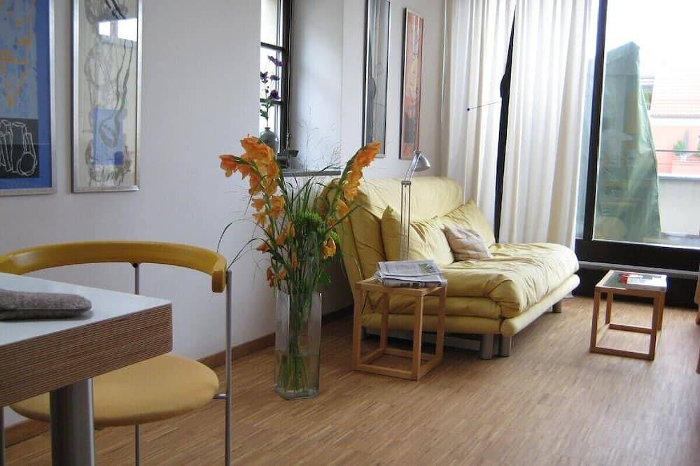 Ganze Wohnung, Der kleine Loft in historischen Mauern, Insellage, Anbindung an Potsdam/Berlin in Plötzin, Werder