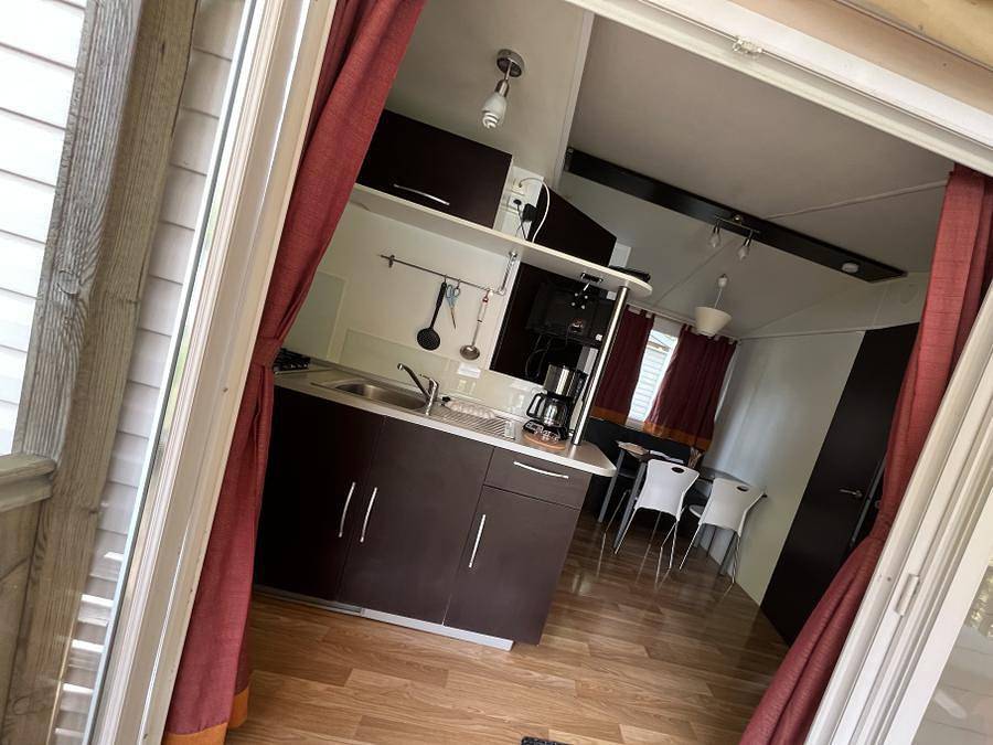 Flower Camping La Vidaresse   - Mobilhome 4 personnes - Mobil-Home Standard Idaho 2 chambres (25 m²) in Sainte-Anastasie-sur-Issole, Région de Brignoles