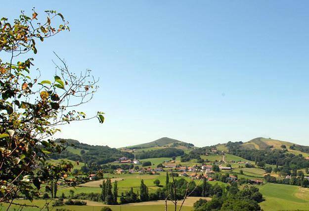 Gîte pour 5 personnes, avec Terrasse à Saint-Martin-d'Arberoue - 2