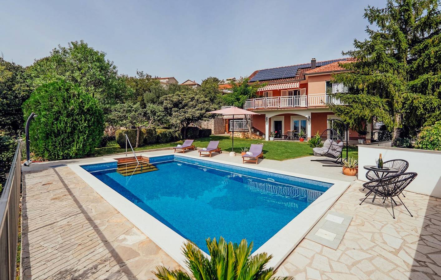 Charmantes Apartment mit Pool in der Nähe des Zentrums und der Sehenswürdigkeiten von Imotski in Imotski, Makarska Riviera