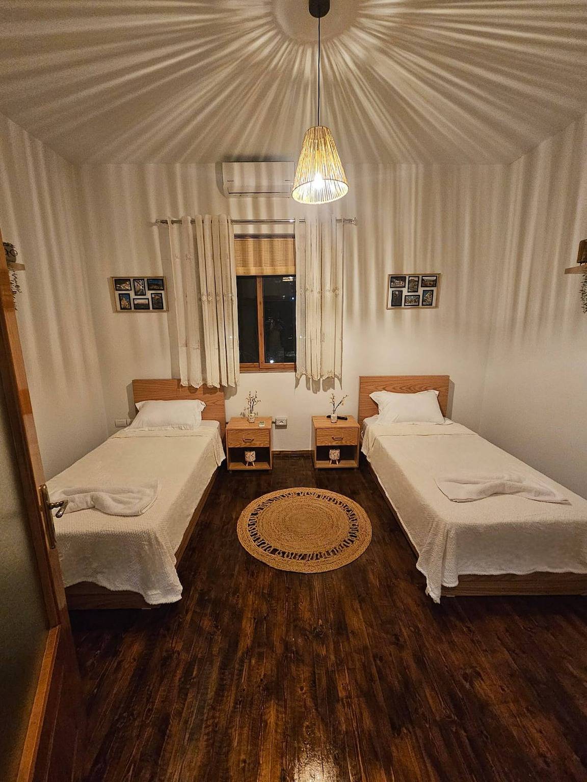Geheel appartement, Vakantieappartement voor 4 personen met whirlpool in Albanië